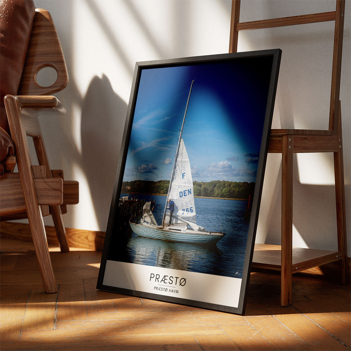 Sejlet hejses ved Præstø Havn II