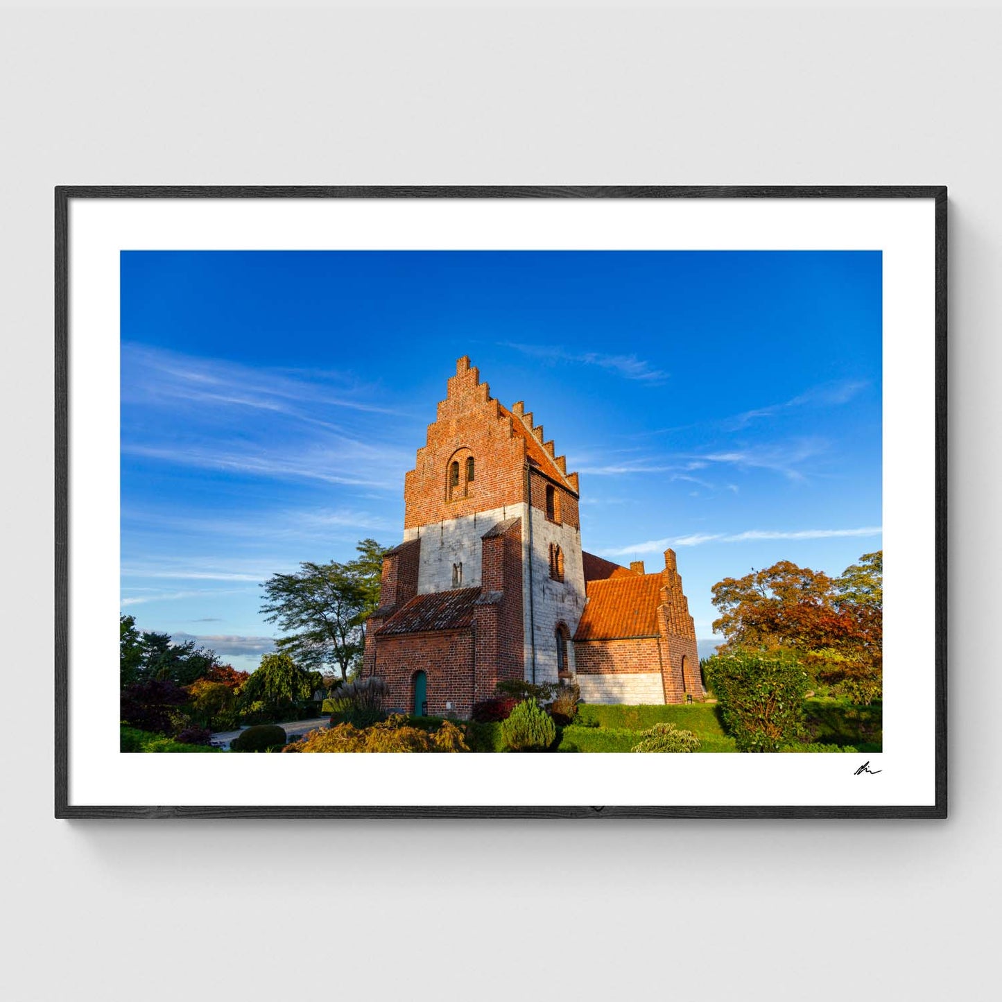 Himmelev Kirke i efteråret