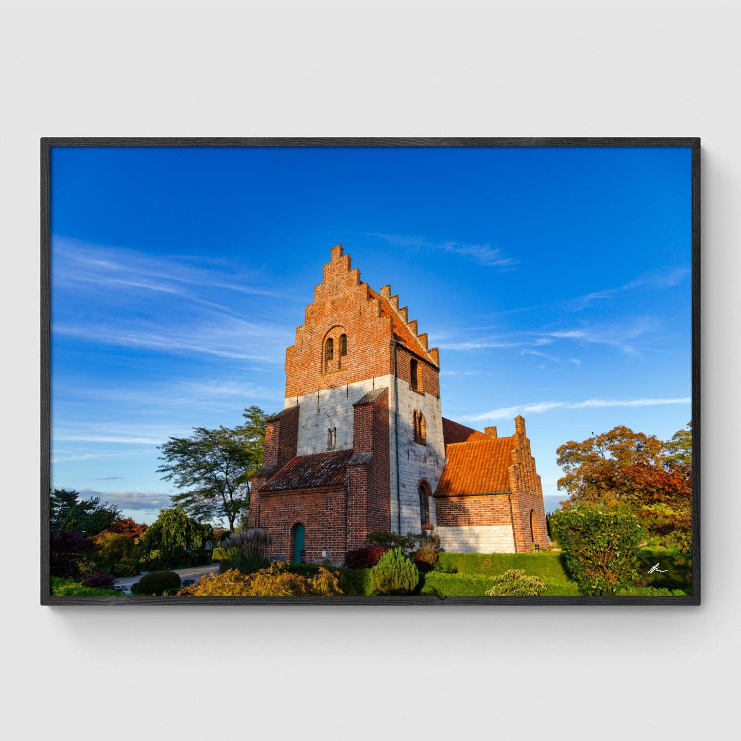 Himmelev Kirke i efteråret