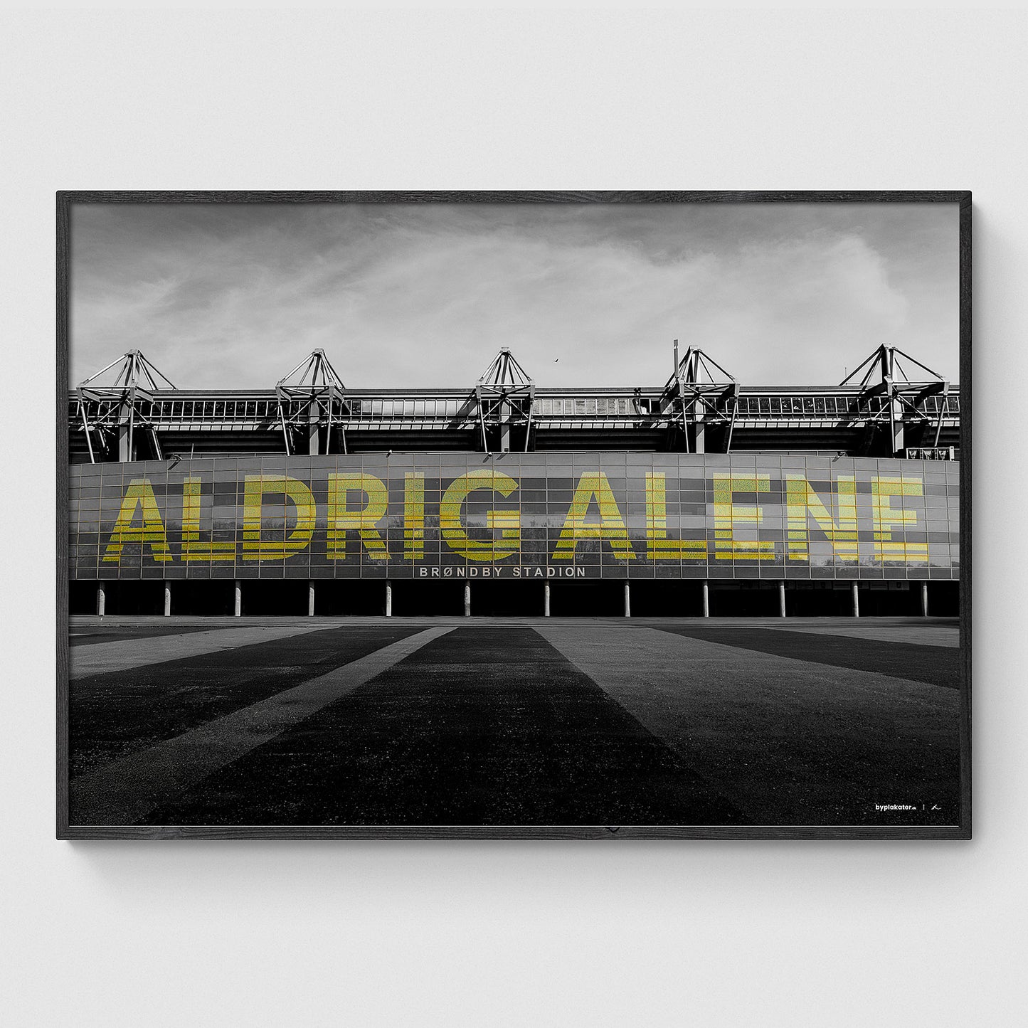 Brøndby Stadion (facade med teksten "Aldrig Alene") - Sort/Hvid