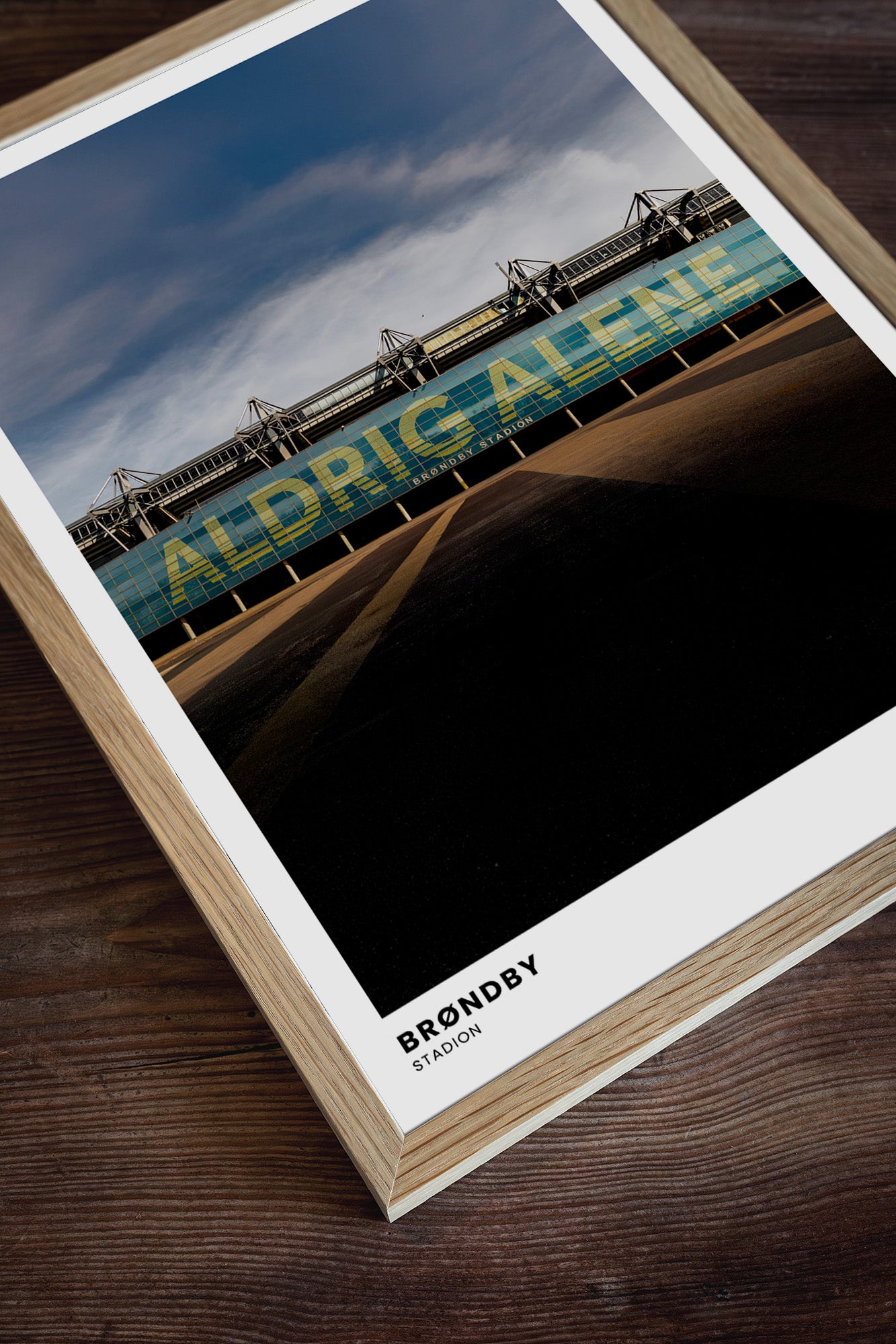 Brøndby Stadion (facade med teksten "Aldrig Alene") II