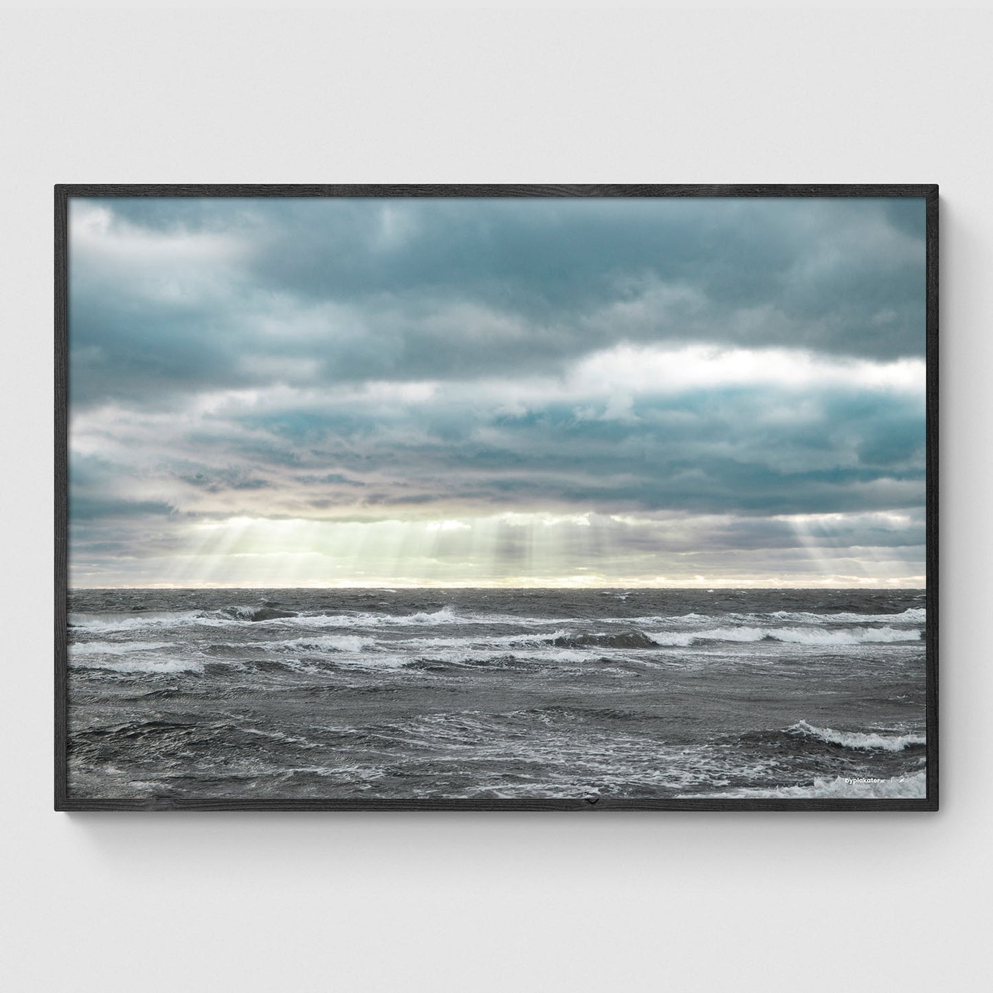 Solen bryder igennem skyerne