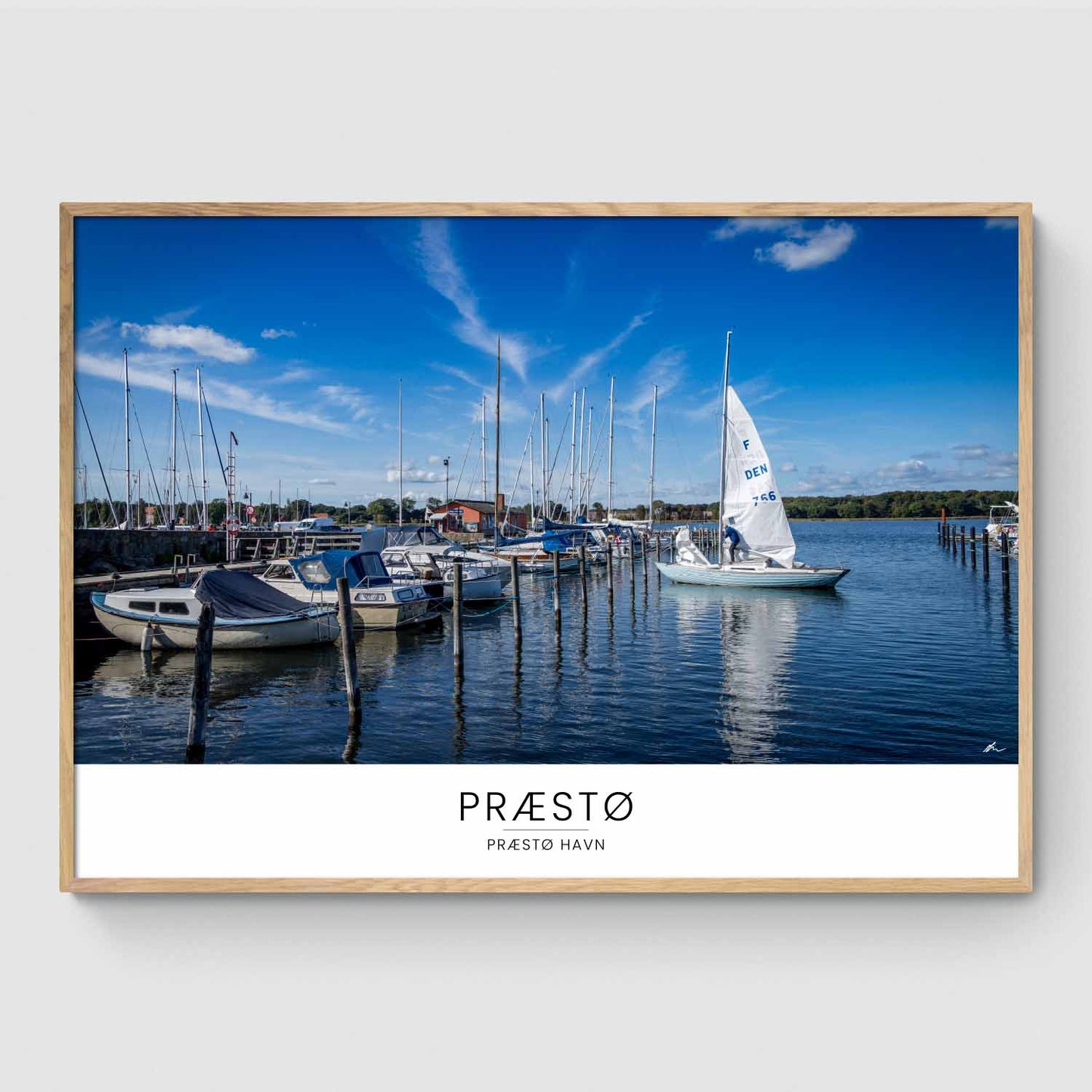 Sejlet hejses ved Præstø Havn I