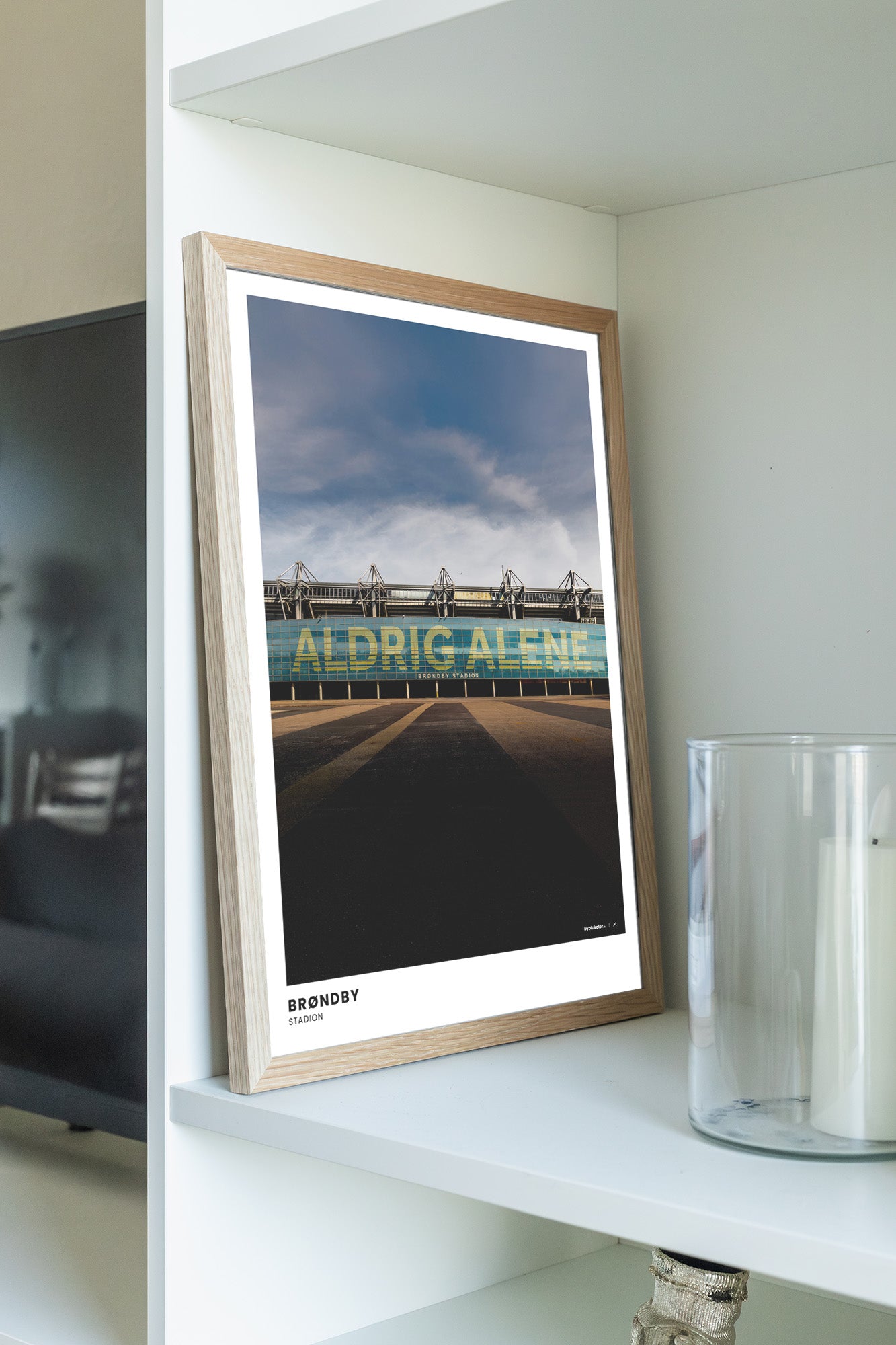 Brøndby Stadion (facade med teksten "Aldrig Alene") II