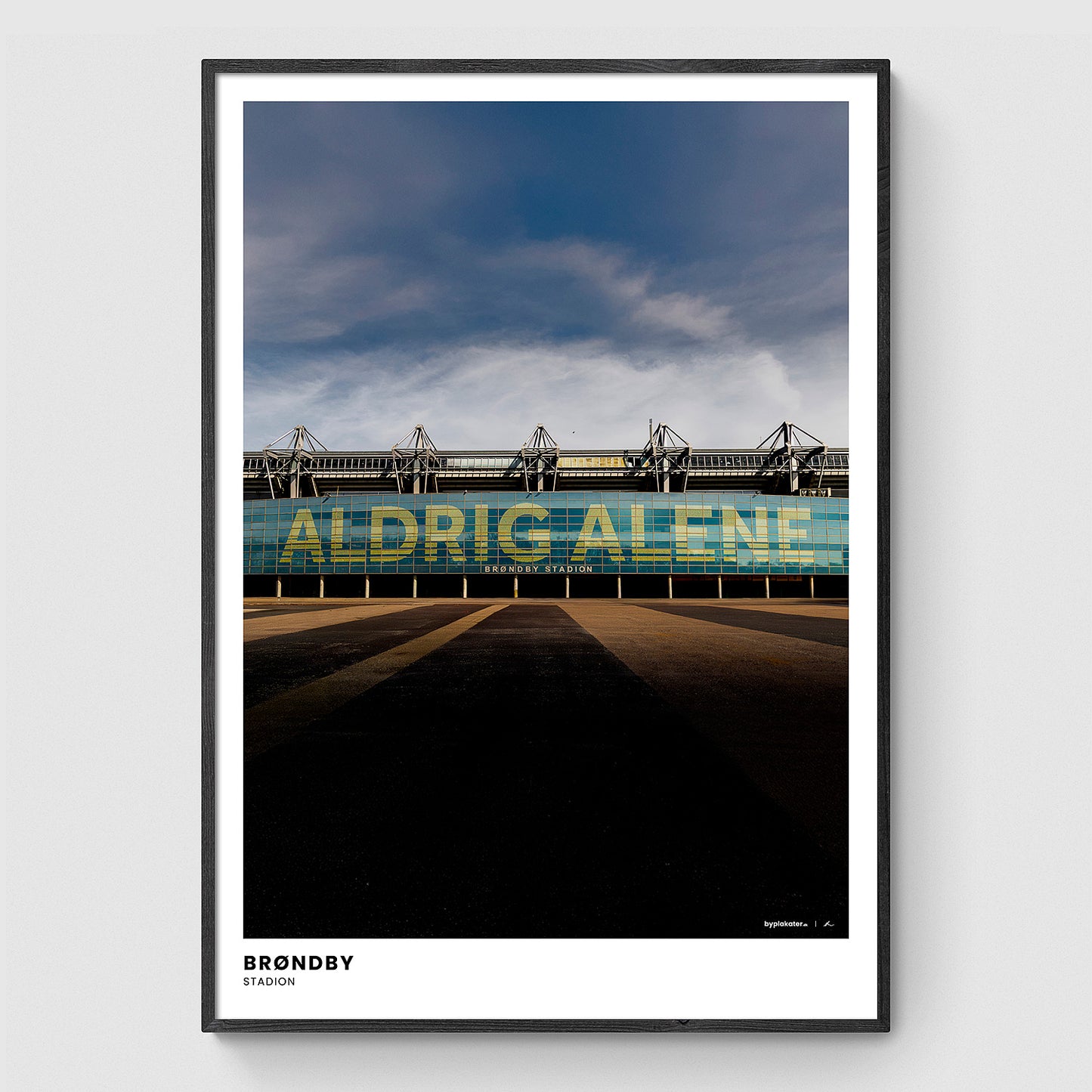 Brøndby Stadion (facade med teksten "Aldrig Alene") II