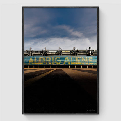 Brøndby Stadion (facade med teksten "Aldrig Alene") II