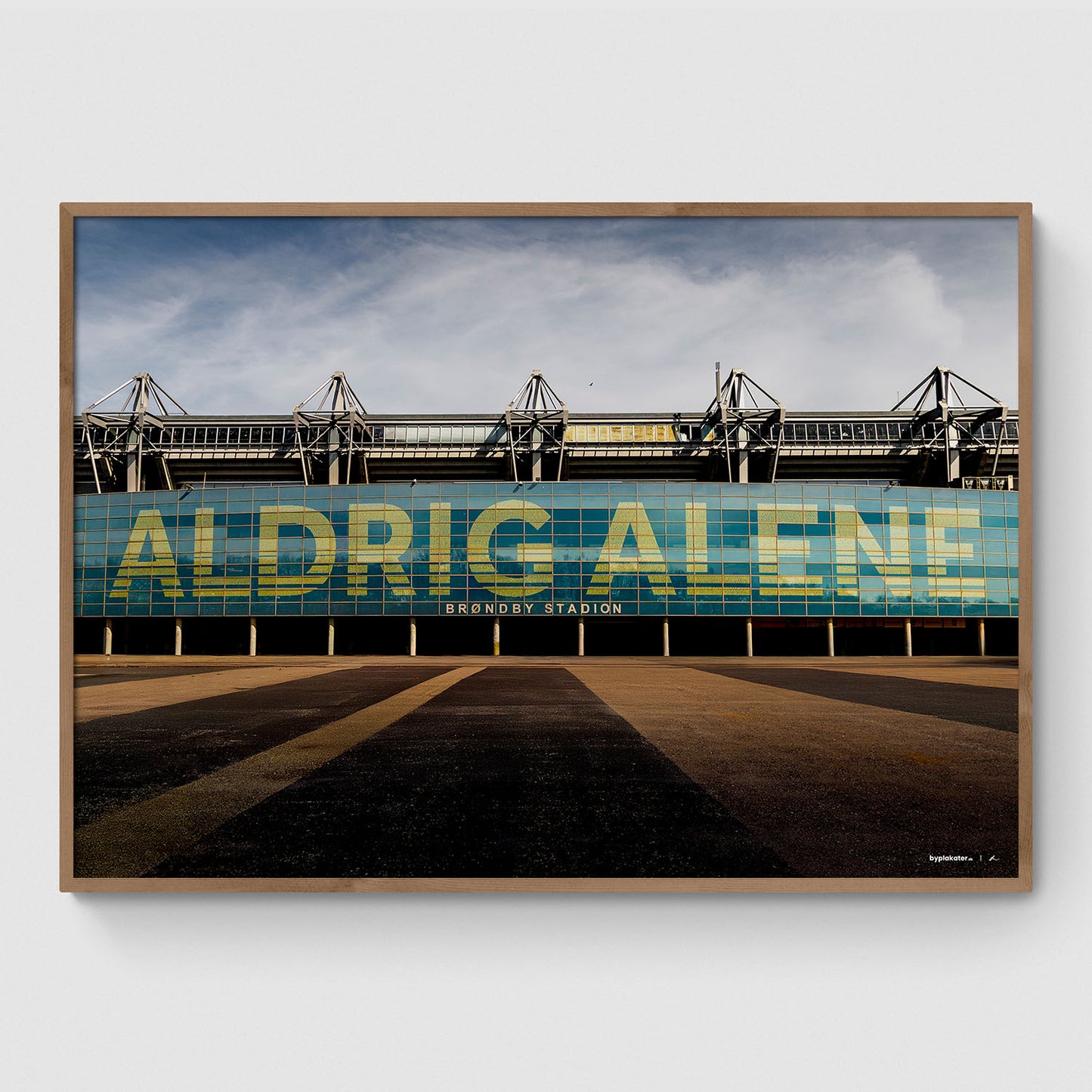 Brøndby Stadion (facade med teksten "Aldrig Alene")