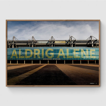Brøndby Stadion (Fassade mit der Aufschrift „Aldrig Alene“)