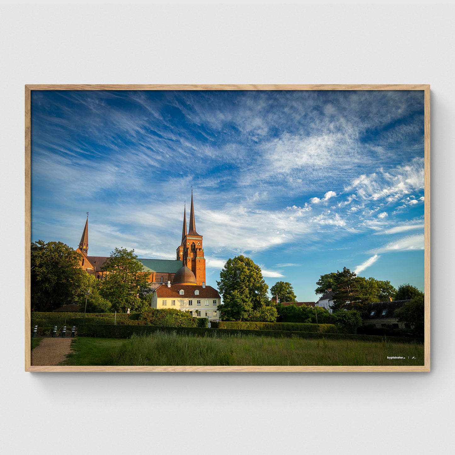 Roskilde Domkirke i aftensolen