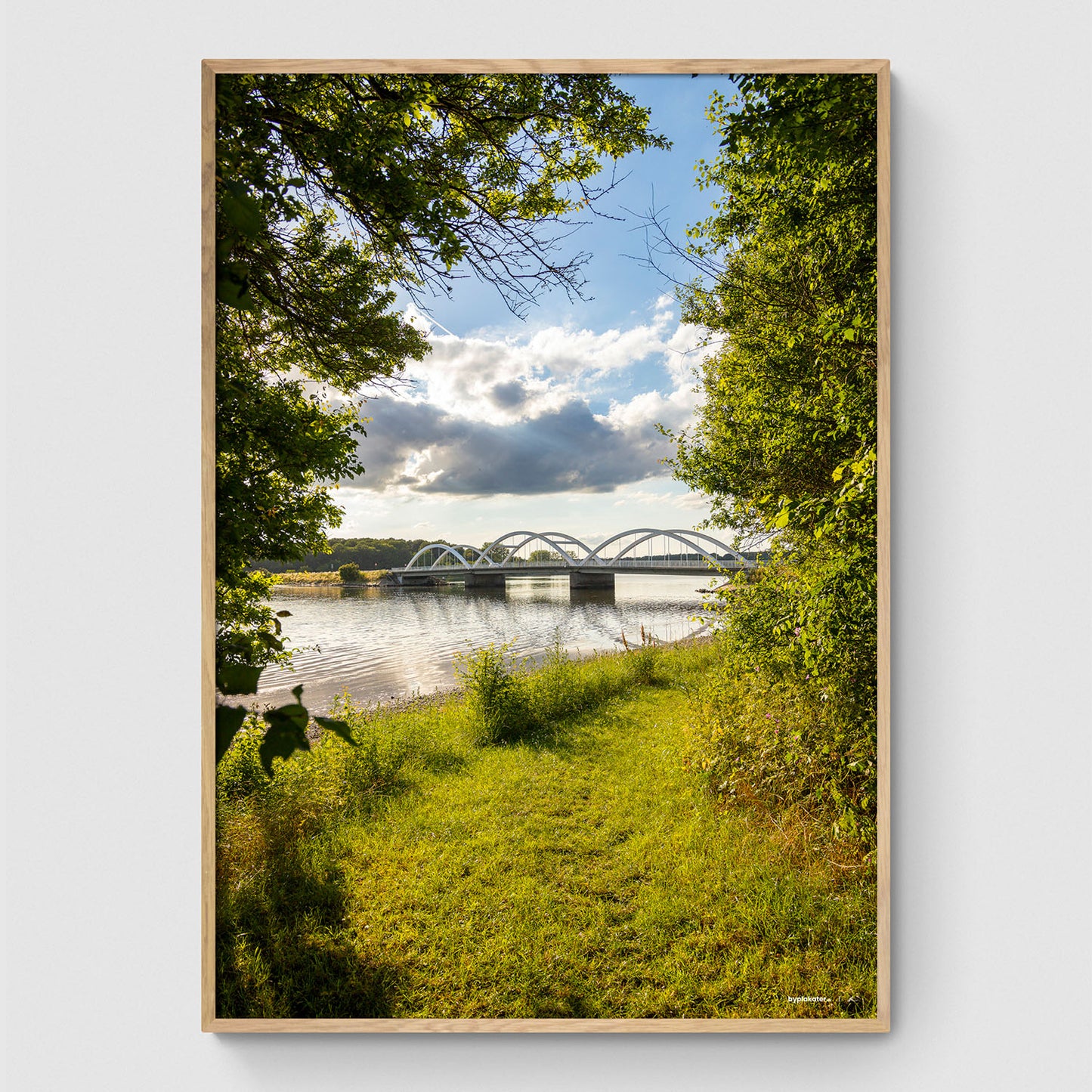 Munkholmbroen gennem træerne II