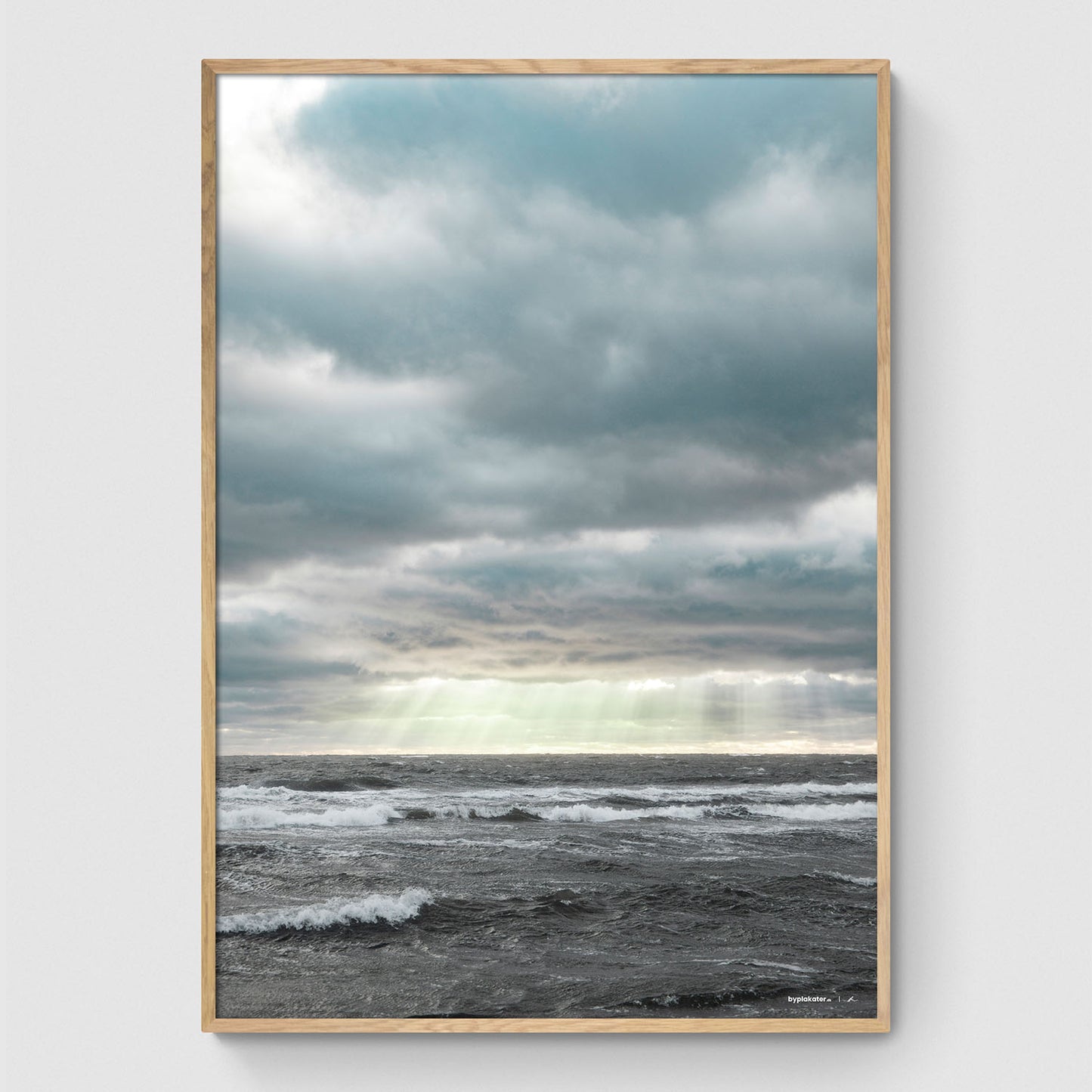 Solen bryder igennem skyerne II