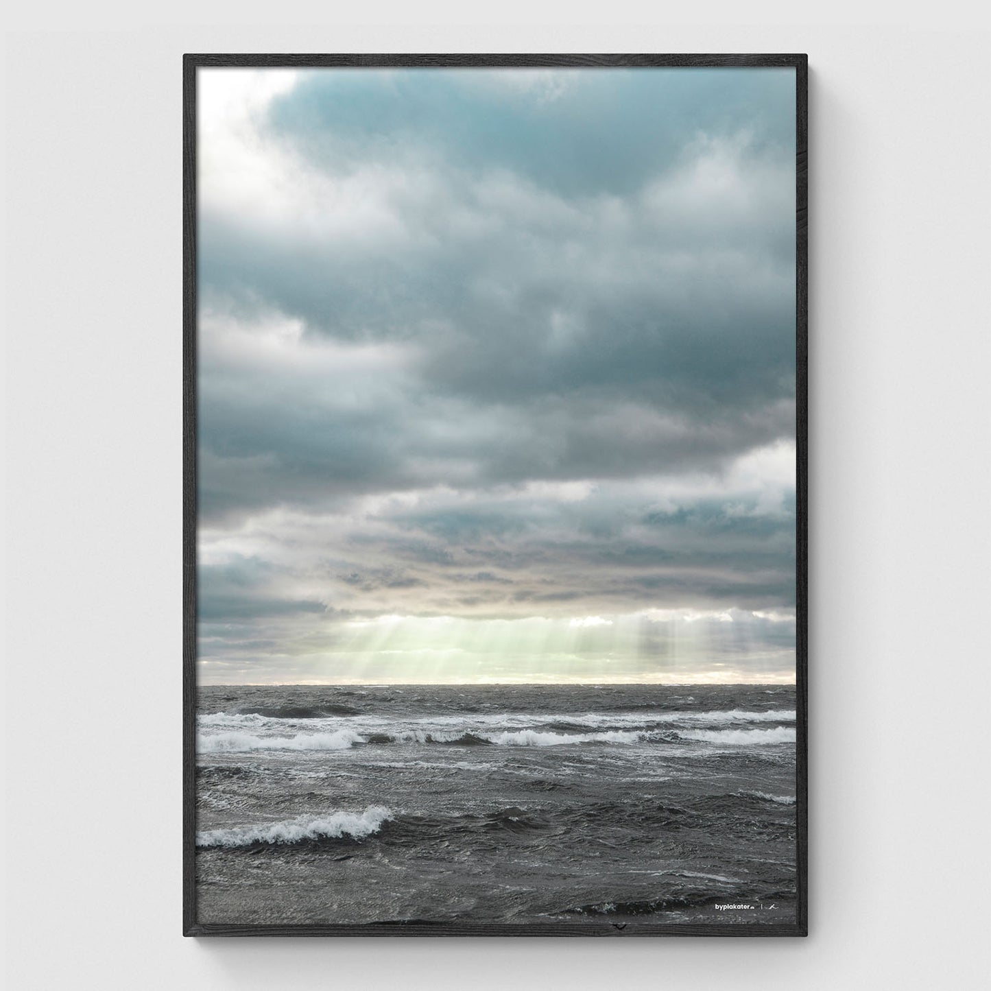 Solen bryder igennem skyerne II