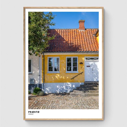 Gult hus på Præstø Torv