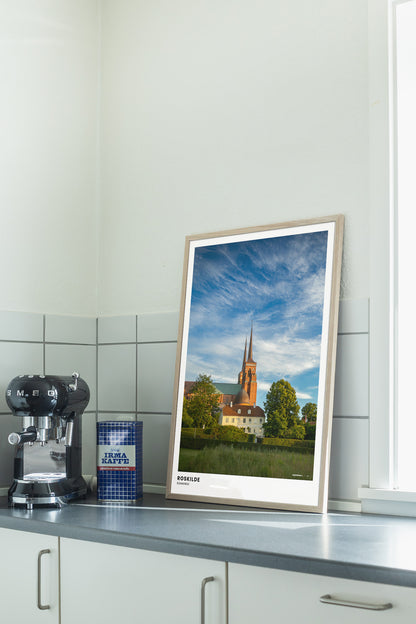 Roskilde Domkirke i aftensolen II