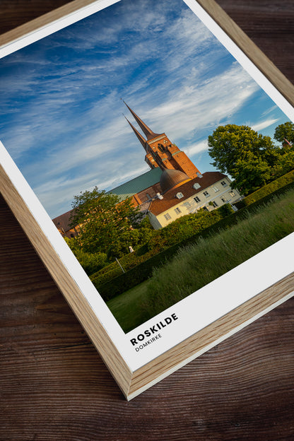 Roskilde Domkirke i aftensolen II