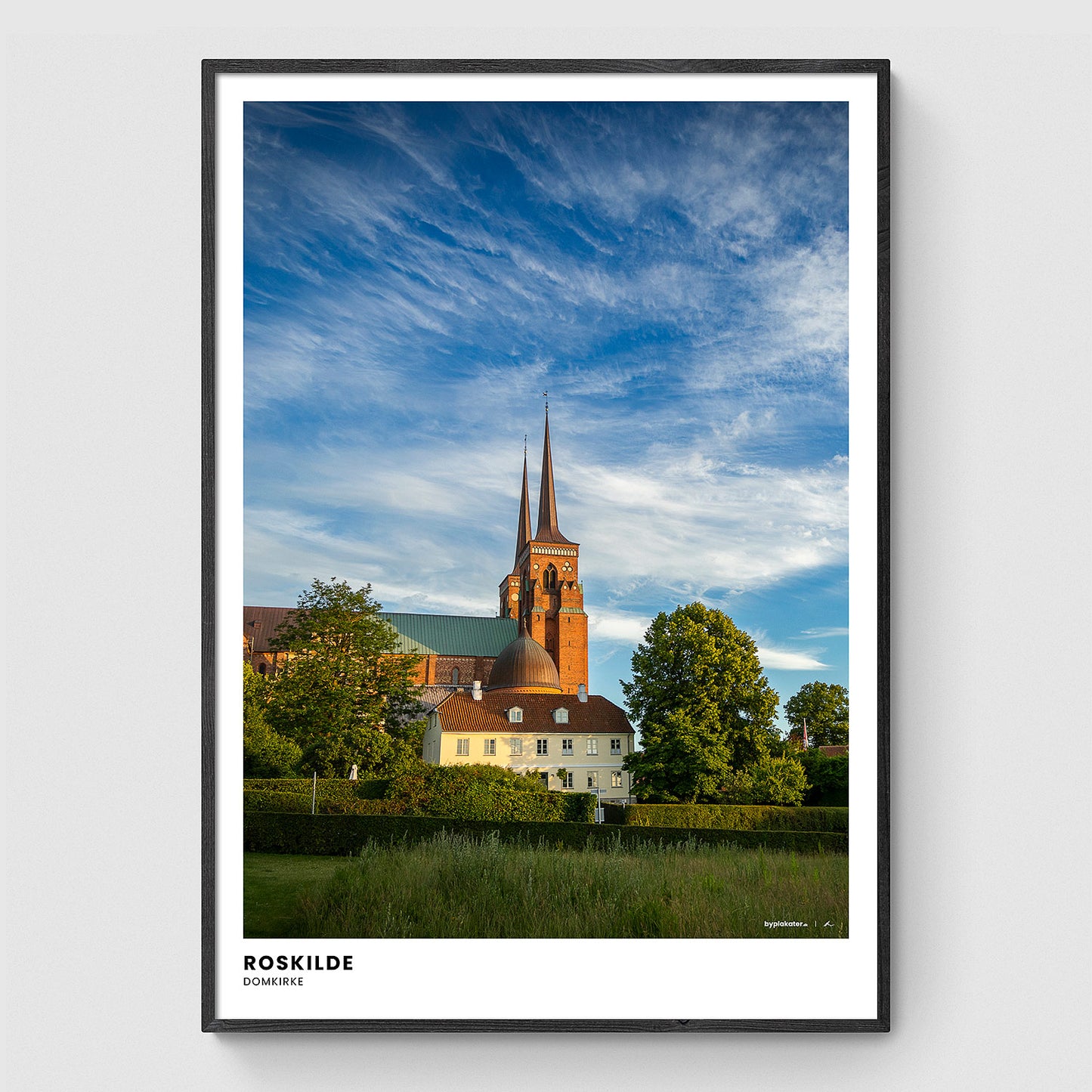 Roskilde Domkirke i aftensolen II