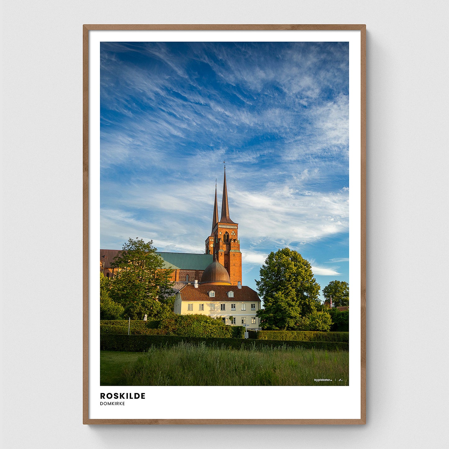 Roskilde Domkirke i aftensolen II